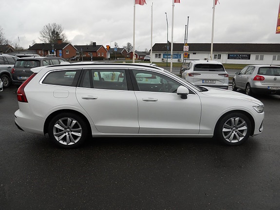 Volvo V60 3 of 5
