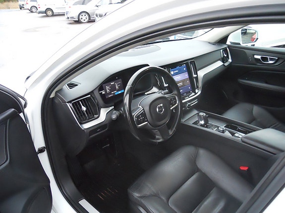 Volvo V60 5 of 5