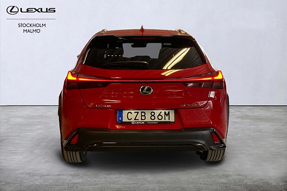 Lexus UX250h 3 of 5