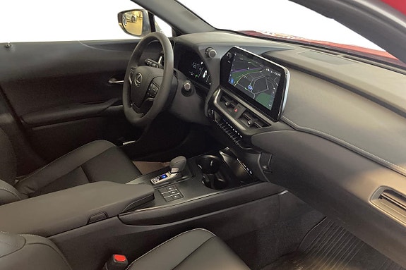 Lexus UX250h 5 of 5