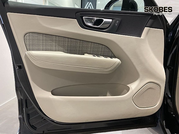 Volvo XC60 15 of 17