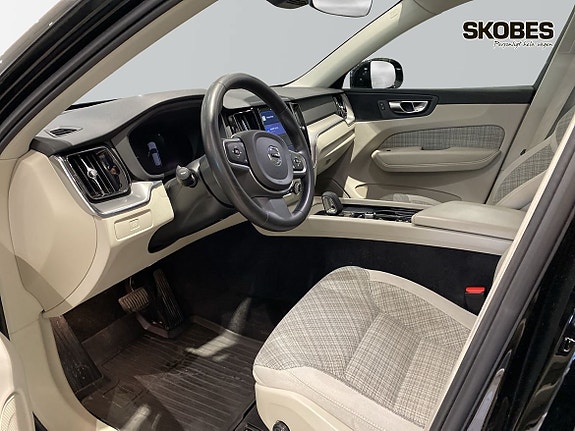 Volvo XC60 8 of 17