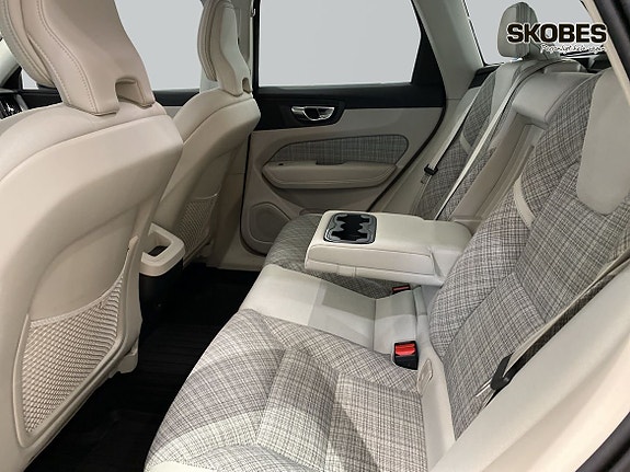 Volvo XC60 9 of 17