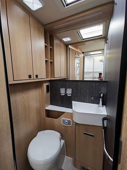Hymer Masterline I 780 Blackline 10 of 24