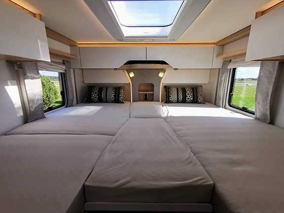 Hymer Masterline I 780 Blackline 6 of 24