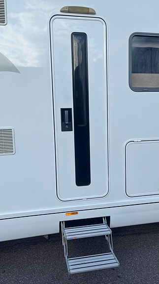 Niesmann-Bischoff Flair 8000iCW - Iveco*Hydrauliska stödben*Luftfjädring 6 of 20