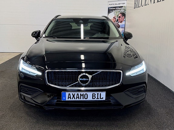 Volvo V60 2 of 5