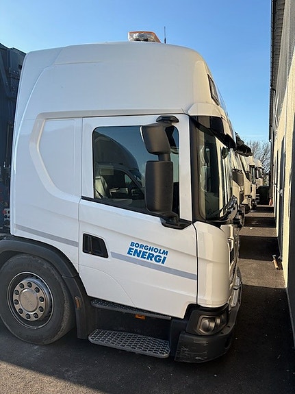 Scania L3206X2*4, sidlastare