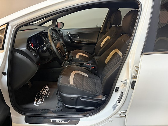 Kia Ceed 3 of 5