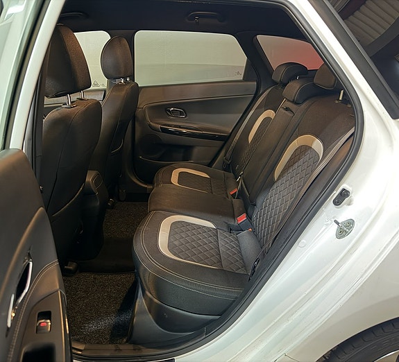 Kia Ceed 15 of 15