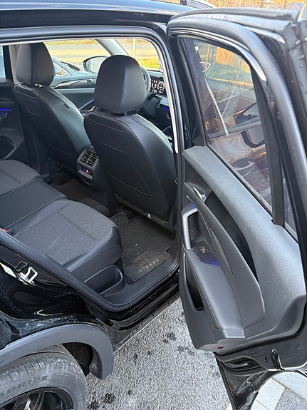 Volkswagen Tiguan 7 of 11