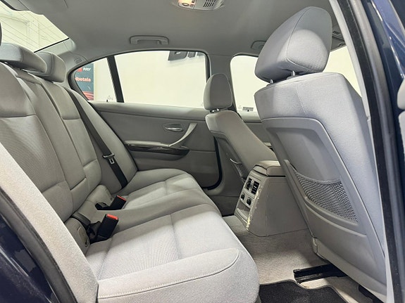 BMW 325i 12 of 17
