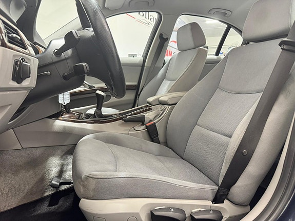 BMW 325i 15 of 17