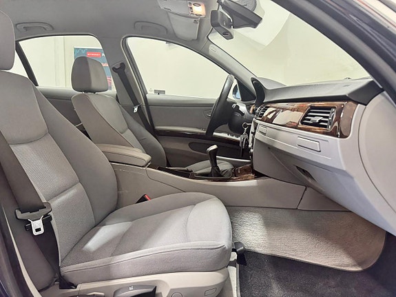 BMW 325i 6 of 17