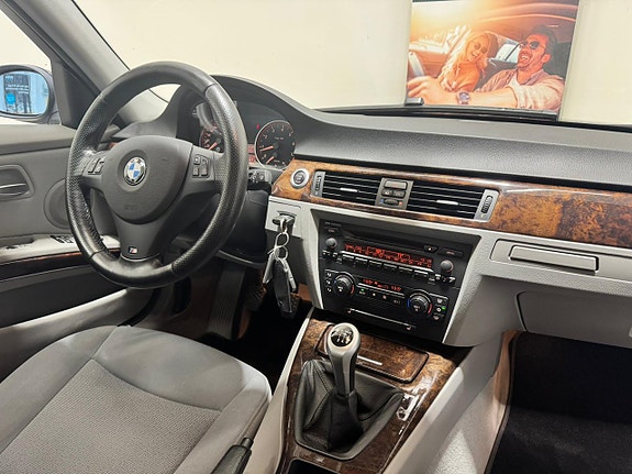 BMW 325i 2 of 5