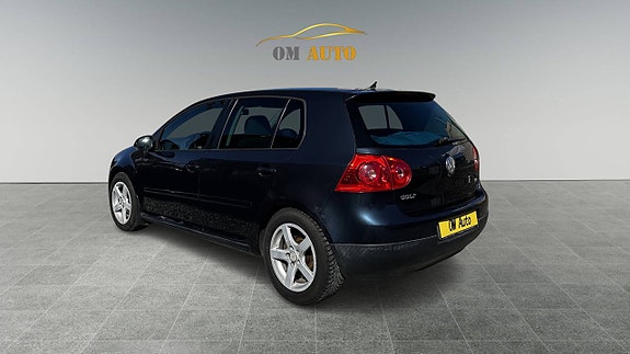 Volkswagen Golf V 4 of 10