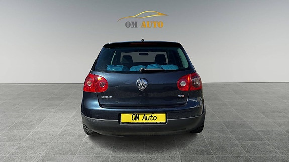Volkswagen Golf V 5 of 10