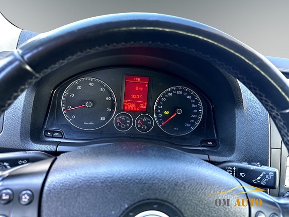 Volkswagen Golf V 9 of 10