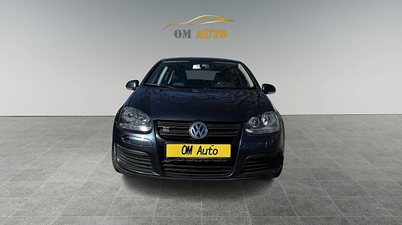 Volkswagen Golf V 2 of 10