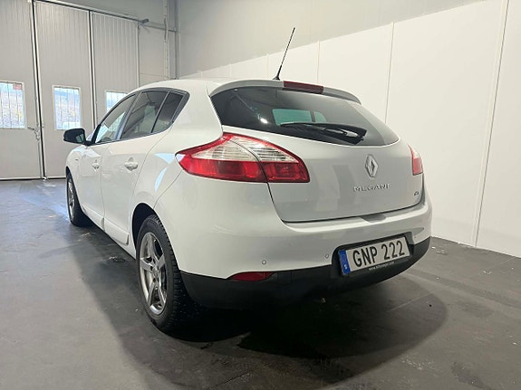 Renault Megane III 3 of 5