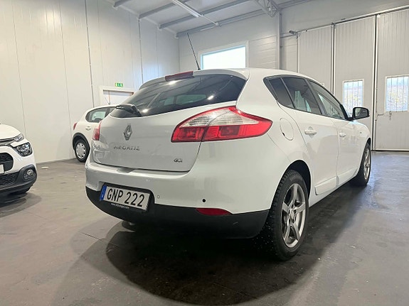 Renault Megane III 4 of 5