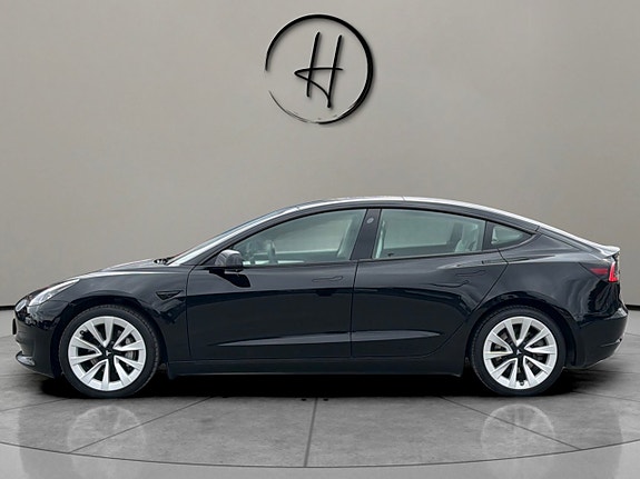 Tesla Model 3 7 of 30