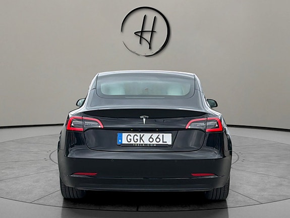 Tesla Model 3 4 of 30