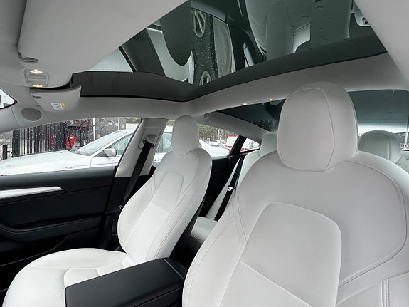 Tesla Model 3 13 of 30
