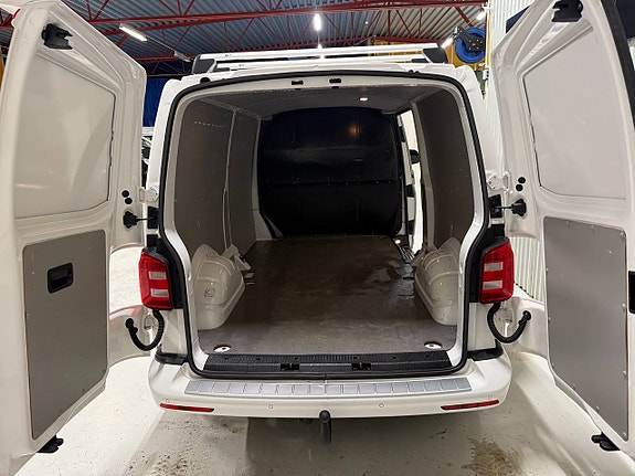 Volkswagen Transporter 13 of 16