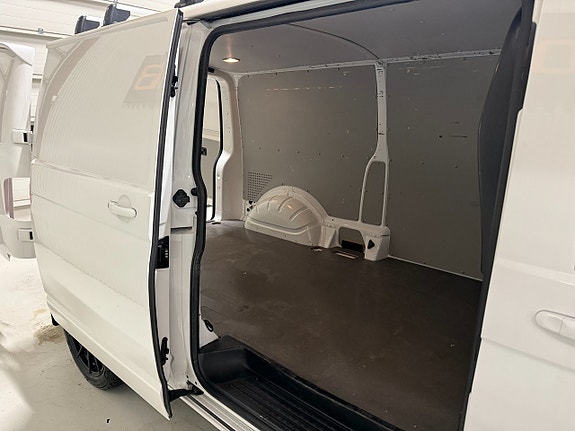 Volkswagen Transporter 14 of 16