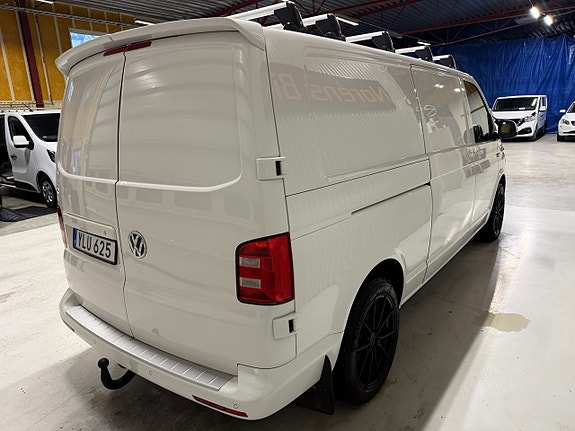 Volkswagen Transporter 8 of 16