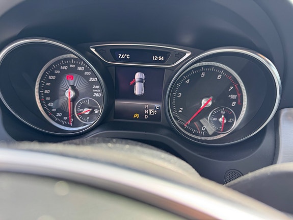 Mercedes-Benz GLA220 9 of 17