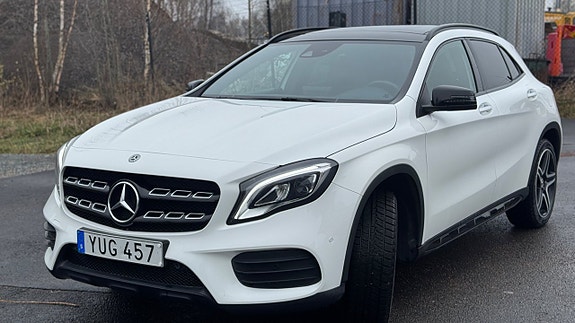 Mercedes-Benz GLA220 2 of 5