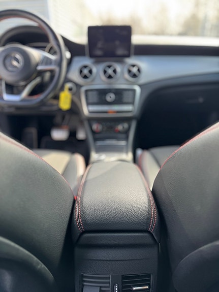 Mercedes-Benz GLA220 15 of 17