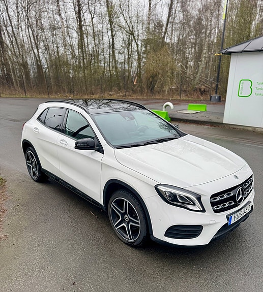 Mercedes-Benz GLA220