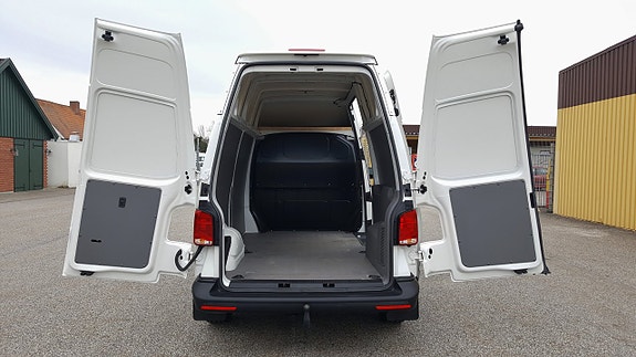 Volkswagen Transporter 10 of 25