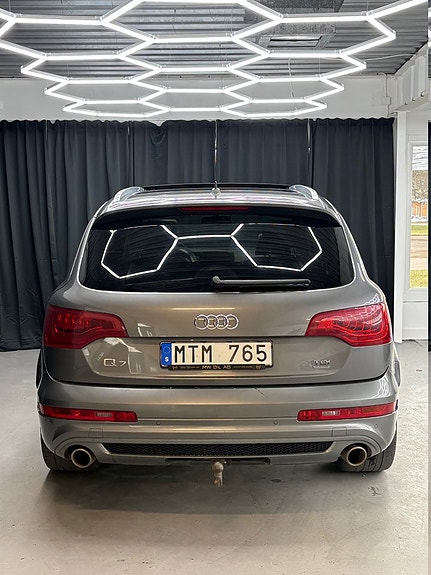 Audi Q7 10 of 14