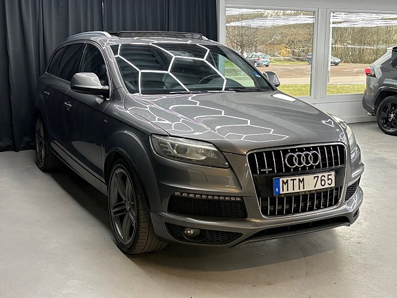 Audi Q7 2 of 5