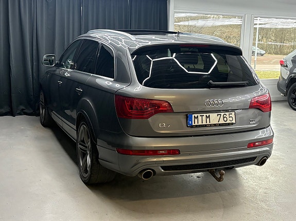 Audi Q7 3 of 5