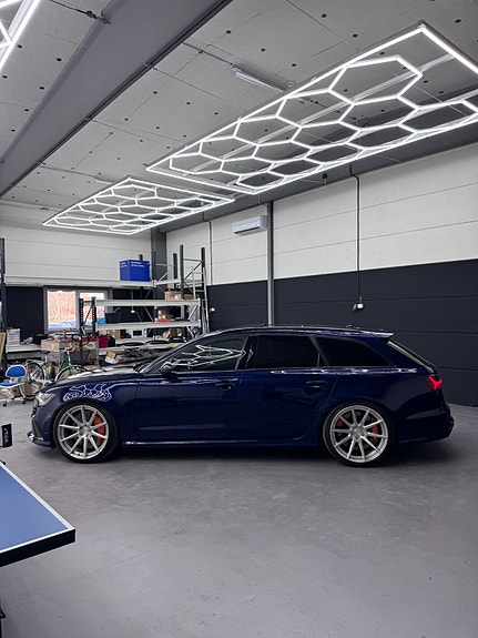 Audi RS6 4 of 5