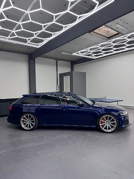 Audi RS6 3 of 5