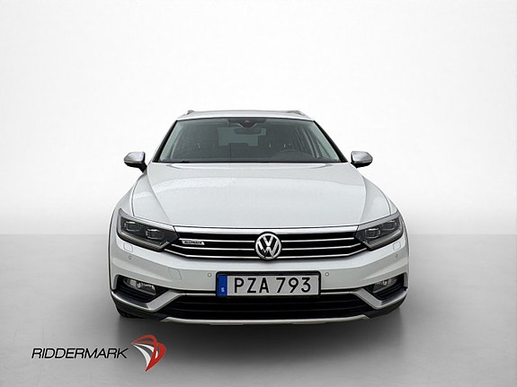 Volkswagen Passat Alltrack 3 of 5