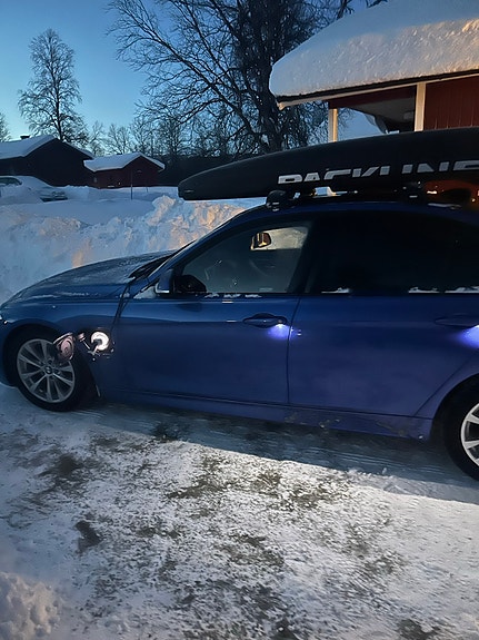 BMW 330e 8 of 10