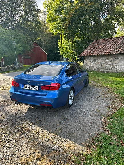 BMW 330e 9 of 10