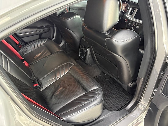 Dodge Charger 8 of 14