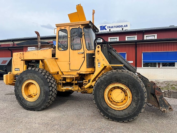 Nu demonteras Volvo BM 4400