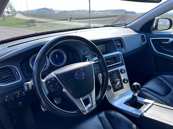 Volvo V60 12 of 16