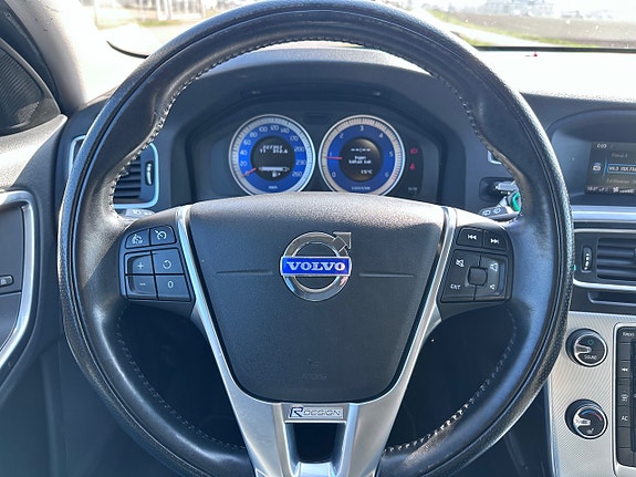 Volvo V60 13 of 16