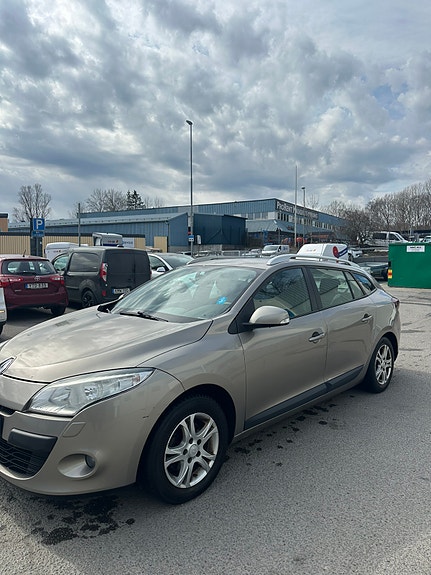 Renault Megane 2 of 8