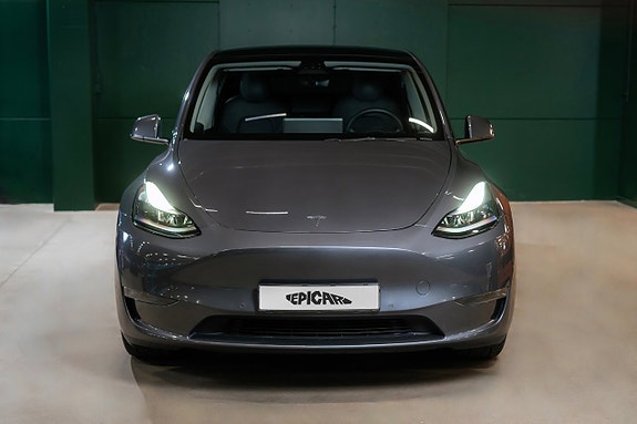 Tesla Model Y 5 of 23